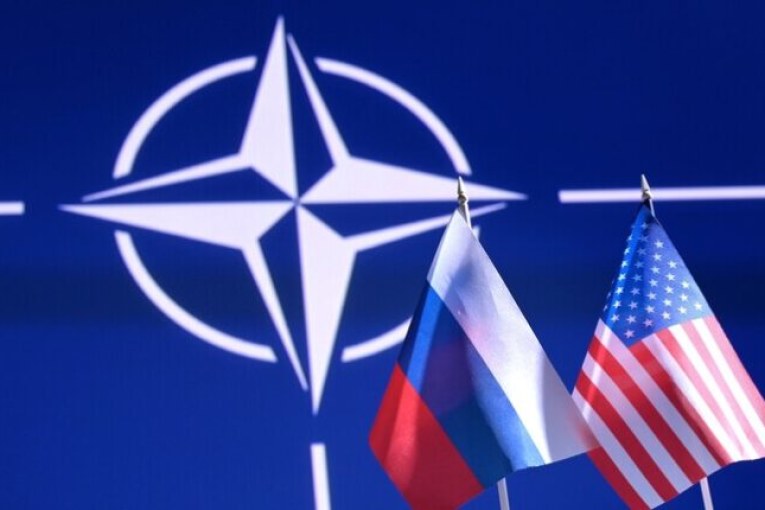 روسيا تطالب بوقف تزويد أوكرانيا بالأسلحة