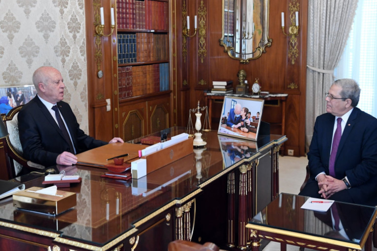 خلال لقاء الجرندي: رئيس الجمهورية يجدد التمسّك برفض التدخل الخارجي في الشؤون الداخلية