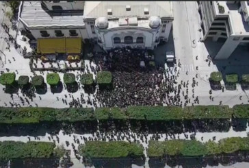 الداخلية تكشف عدد المشاركين في الوقفة أمام المسرح البلدي