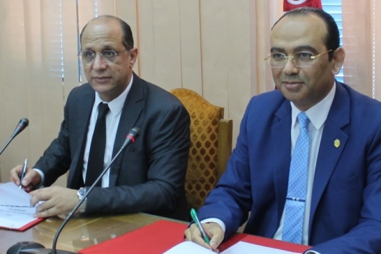 إمضاء اتفاقية لتمتيع 21 ألف إطار مسجدي بالضمان الإجتماعي