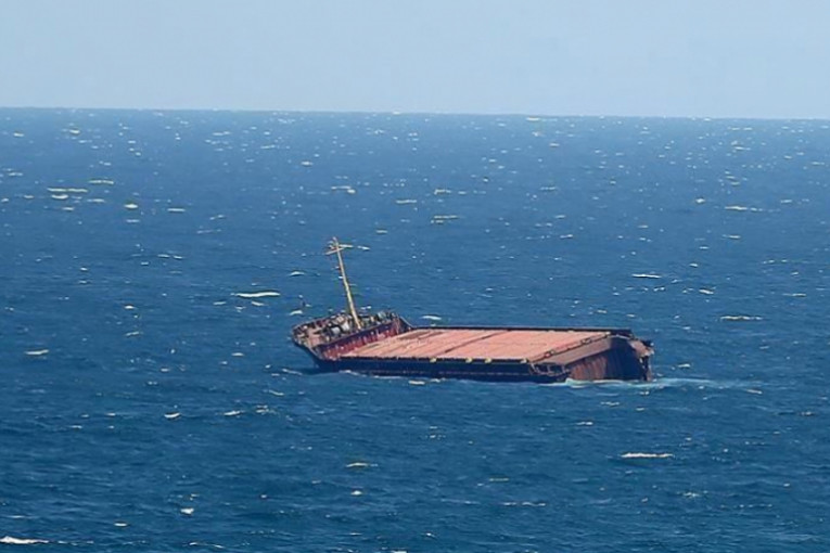 وزارة الدفاع: توجيه وحدات إضافية لجيش البحر إلى موقع غرق السفينة ‘اكسيلو’