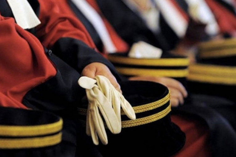 رفع الحصانة عن ثلاثة قضاة