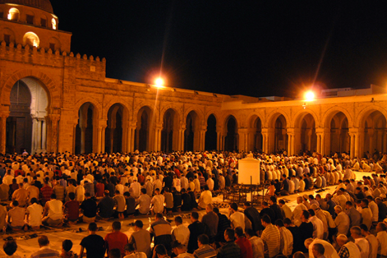 صلاة التهجّد بعُموم مساجد الجمهورية في اللّيالي العشر الأواخر من رمضان