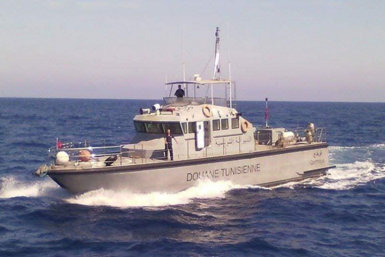 دورية ديوانية بحرية تنقذ 34 مهاجرا غير نظامي