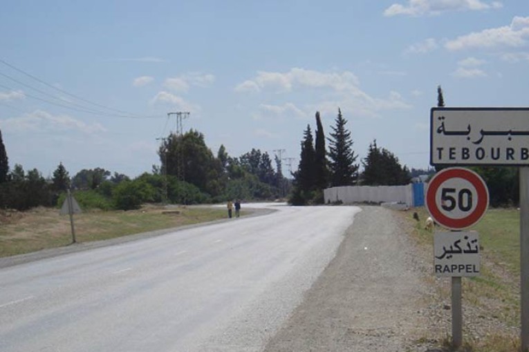 حي النسيم بطبربة: رفع شكاية إثر خلع وتخريب شبكة الإنارة بقاعة الألعاب الفردية