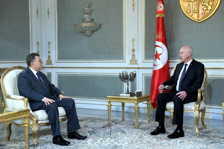 رئيس الجمهورية يستقبل عميد المحامين إبراهيم بودربالة