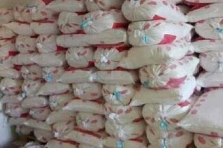 جبل جلود: حجز 3690 كلغ من السميد والفارينة والعجين الغذائي لدى تاجر جملة