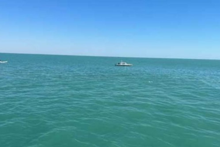 شبكة تونس الخضراء تعرب عن استغرابها من دخول سفينة ايكسلو المياه التونسية الاقليمية وتطالب بتحديد المسؤوليات