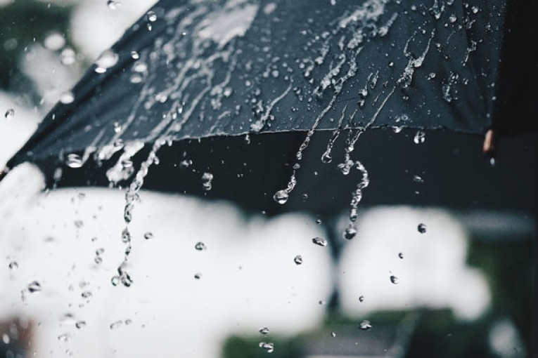 انخفاض في درجات الحرارة و أمطار منتظرة بأغلب الجهات