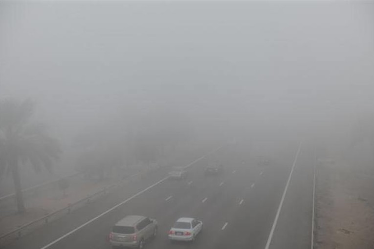 تحذير من ضباب كثيف يحجب الرؤية بالطريق السيارة تونس بوسالم