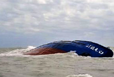 غرق ”ايكسلو”: غرينبيس تدعو للإسراع في عملية الشفط تجنبا لكارثة بيئية