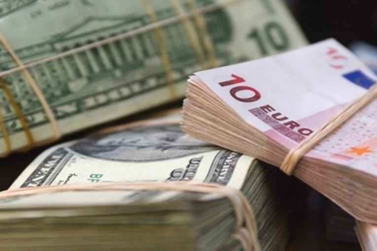 اليورو يهبط أمام الروبل الروسي