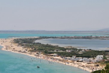 اللجنة الجهوية للملك العمومي البحري تنظر في إجراءات تنظيم الانتصاب المؤقت في شواطئ غار الملح