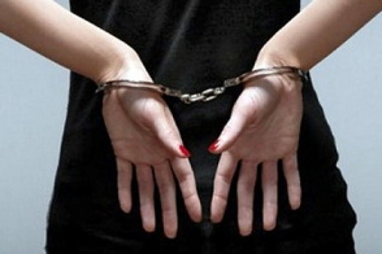 إيقاف فتاة تورطت في تقديم خدمات جنسية عبر مواقع إباحية عالمية