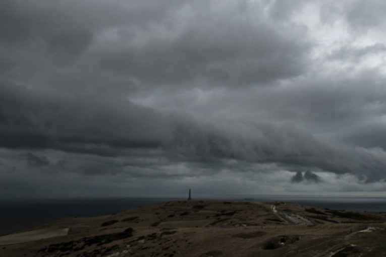 تحيين: سحب رعدية وهطول أمطار أحيانا غزيرة بـ14 ولاية (صورة)