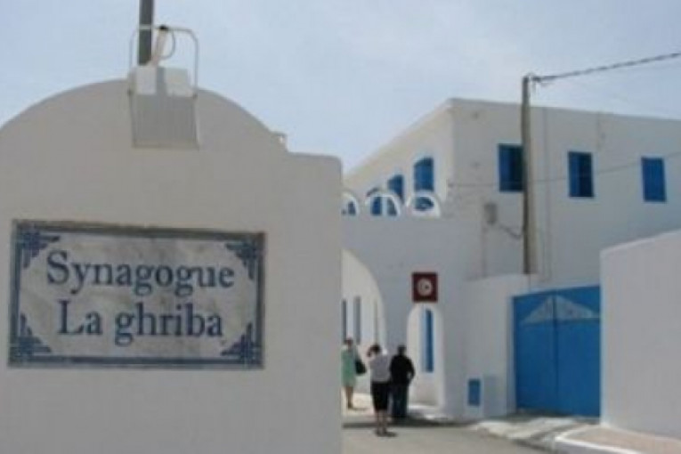 تعزيزات أمنية مكثفة بجزيرة جربة استعدادا لزيارة الغريبة