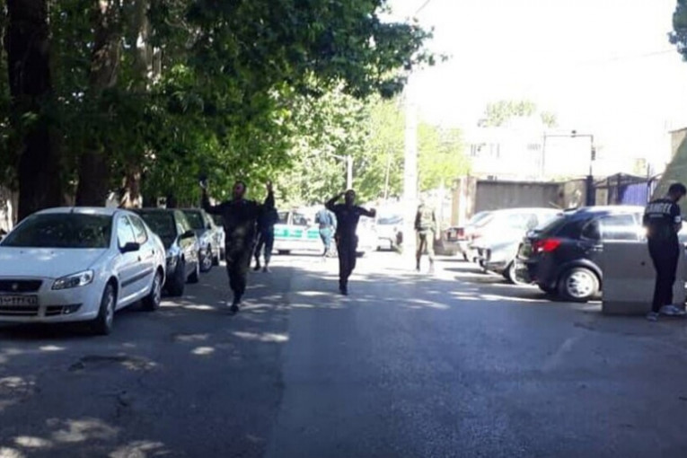 إيران: احتجاز رهائن يسفر عن وقوع قتلى ومصابين