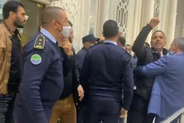 بعد المحكمة العسكرية.. ابتدائية تونس تنظر في قضية المطار