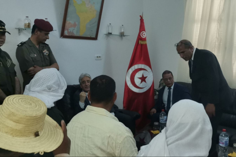 رمادة: وزير الدفاع يلتقي عائلات موقوفين في احتجاجات سنة 2020‎‎