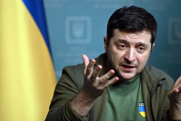 زيلينسكي يأمر بمنع دخول الروس إلى أوكرانيا دون تأشيرة