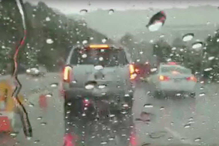 تراكم المياه ورؤية محدودة بالطريق السيّارة أ1 بسبب الأمطار: إدارة الحرس الوطني تُنبّه