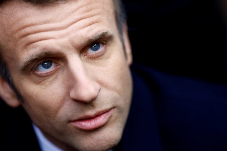 زيلينسكي: إبداء ماكرون تقديم تنازلات دبلوماسية لروسيا عبث