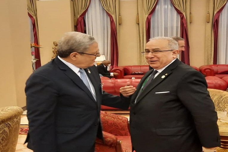 وزير الخارجية الجزائري: ‘سنظل سندًا لـتونس’