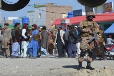 مقتل 3 جنود و3 أطفال بهجوم انتحاري في باكستان