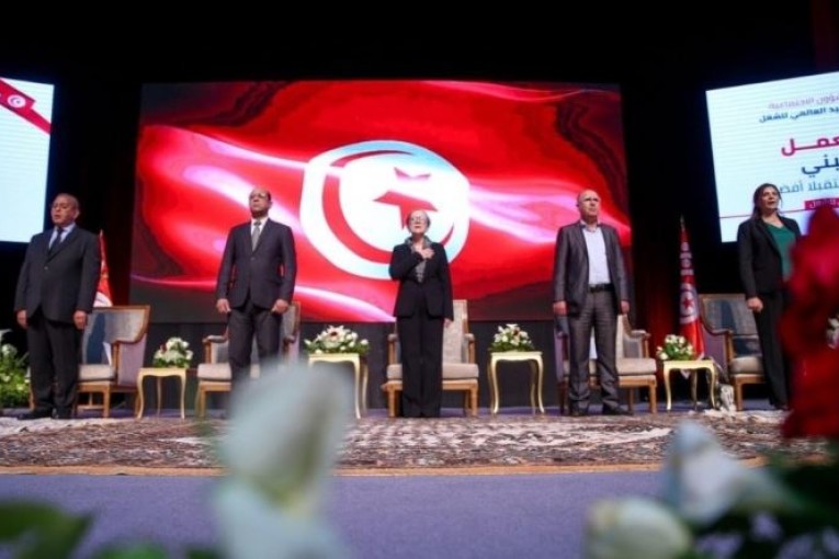 إنطلاق جلسة للحوار ‘5+5′ بين ممثلين عن الحكومة وإتحاد الشغل