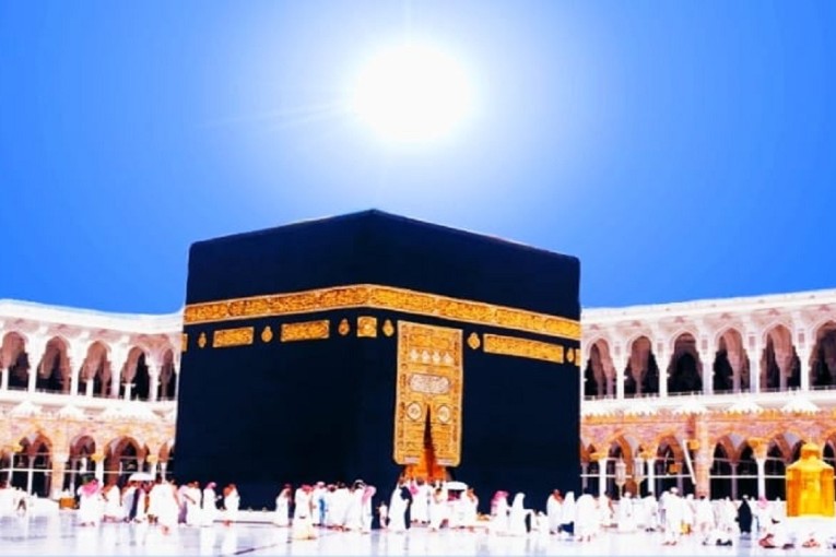 لحظة تعامد الشمس على الكعبة المشرفة