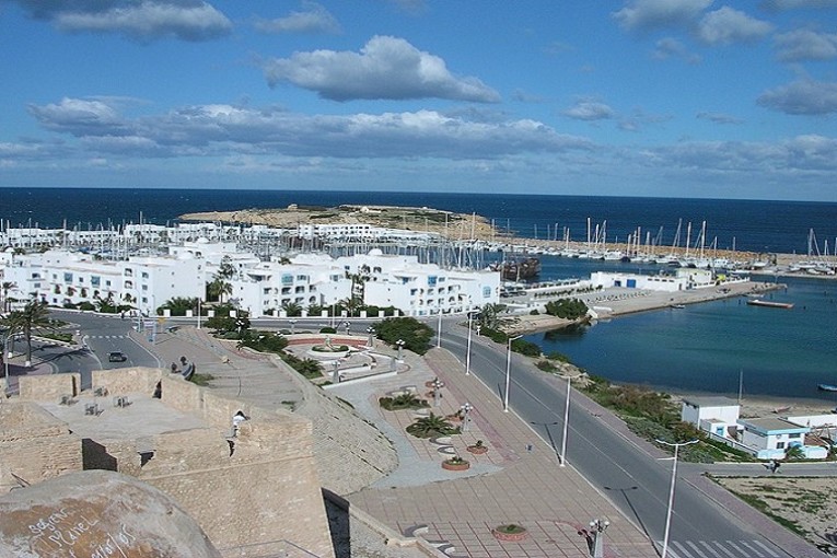 المنستير: توقيع اتفاقية تكوين سريع ومجاني لفائدة حوالي ألف طالب شغل في مهن السياحة بولايتي المنستير والمهدية