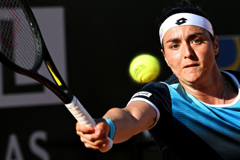 دورة روما المفتوحة للتنس: انس جابر تضرب موعدا مع الدور النهائي لتلاقي غدا البولونية إيغا شفيونتيك