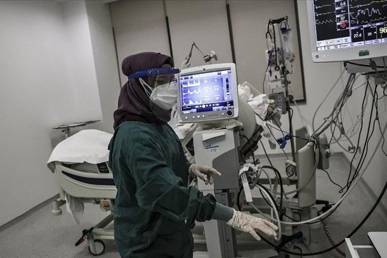 خلال أسبوع : وفاة 5 أشخاص و إصابة 592 اخرين بكورونا في تونس