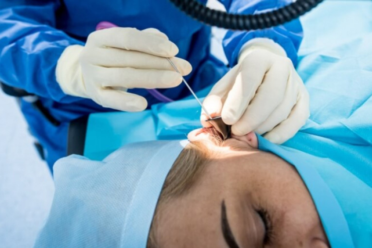 نقابة أطباء القطاع الخاص تطالب وزير التربية بكشف الملابسات أو الإعتذار