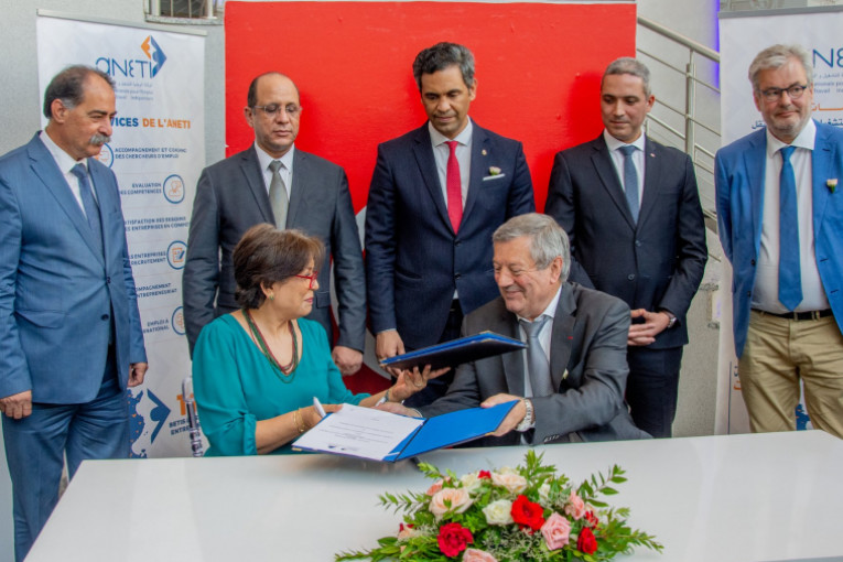 توقيع اتفاقية تونسية فرنسية لتشغيل الشباب في قطاع الفنادق