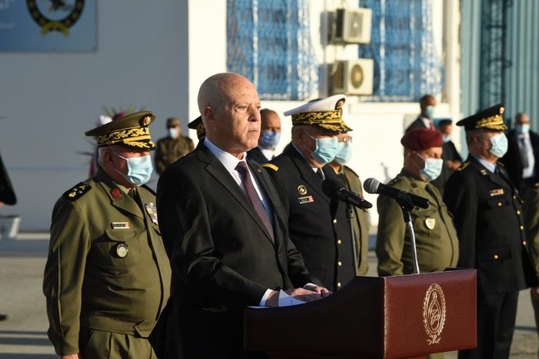 قيس سعيد: ”رغم قلة العتاد والتجهيزات.. جيشنا لا يرضى بغير الانتصار”