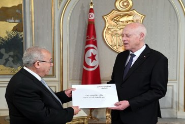 وزير الخارجية الجزائري يُسلّم سعيّد رسالة خطية من تبّون