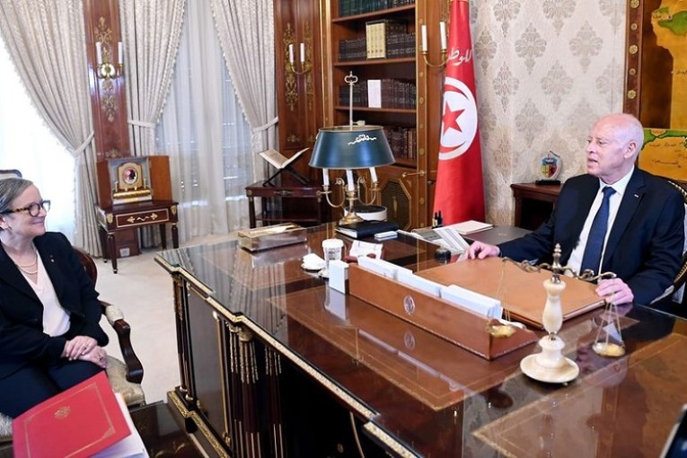 قيس سيعد يُشدد على ضرورة تخفيض أسعار تذاكر السفر للتونسيين المقيمين بالخارج