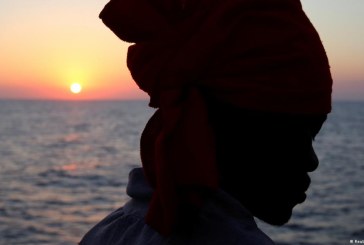 تقرير يكشف تعرض مهاجرات للاغتصاب في ليبيا لقاء طعام وماء