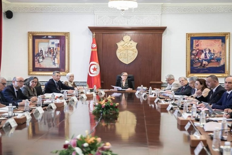 مجلس الوزراء يُصادق على عدد من مشاريع المراسيم والأوامر الرئاسية