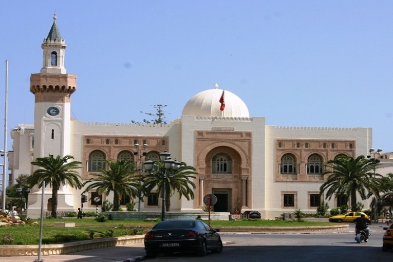 بلدية صفاقس: إعادة فتح المصب الوقتي بطريق الميناء خلال الساعات القليلة القادمة واستغلاله لبضعة أسابيع