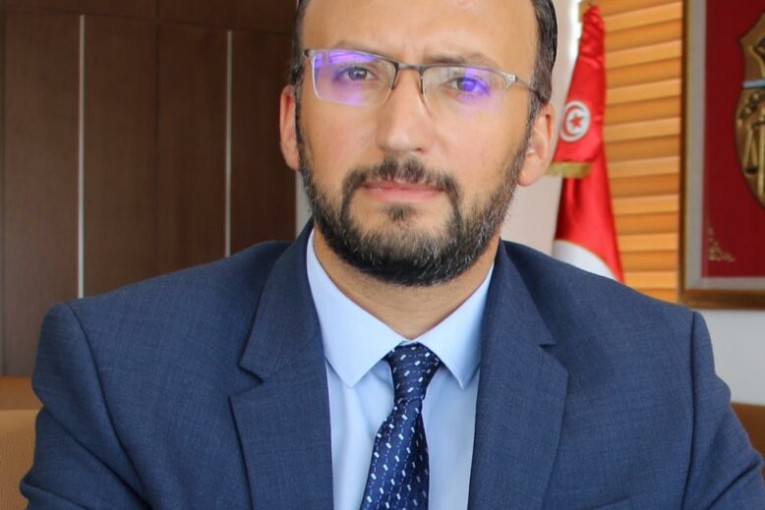 وزير التكنولوجيا:نحو التخلي عن وثائق التعريف بالامضاء والمطابقة للأصل