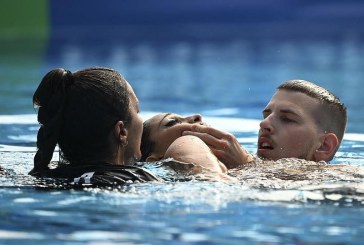 إنقاذ سبّاحة أمريكية من الغرق في نهائي بطولة العالم
