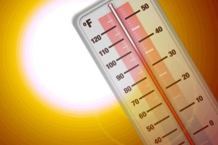 هذه الليلة: ”الحرارة تتجاوز المعدلات العادية للشهر بأكثر من 10 درجات”