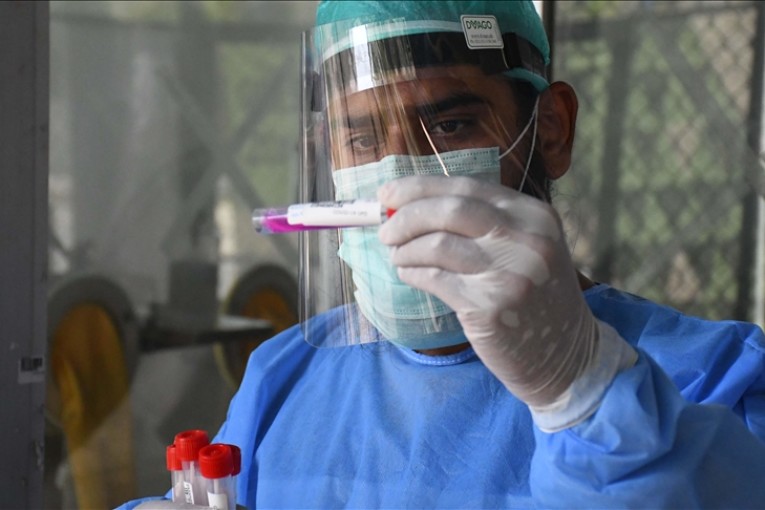 عضو باللجنة العلمية يوضّح سبب ارتفاع إصابات كورونا