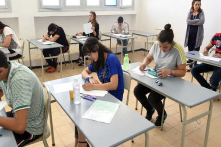 بكالوريا 2022 : تراجع في عدد المترشحين لشعب العلوم التجربية والتقنية والرياضيات