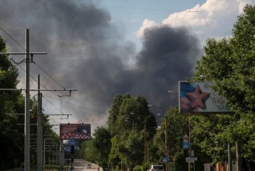صواريخ روسية تصيب مصنعا للغاز في شرق أوكرانيا