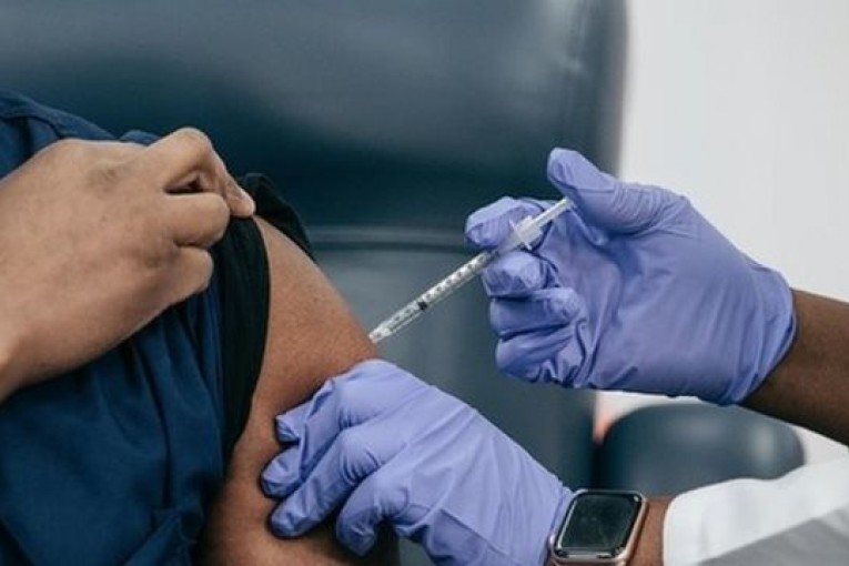 ارتفاع عدد الأشخاص الذين استوفوا تلقيحهم ضد كورونا إلى نحو 6 مليون و378 ألف شخص