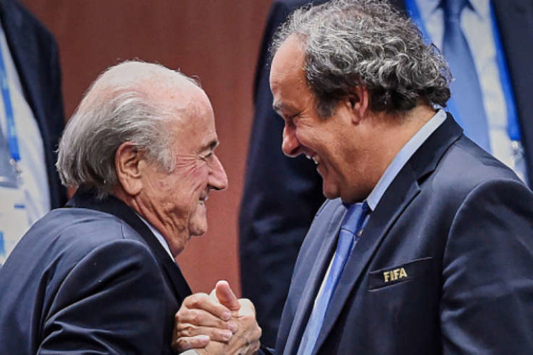 القضاء السويسري يُبرئ بلاتر وبلاتيني من تهم الفساد