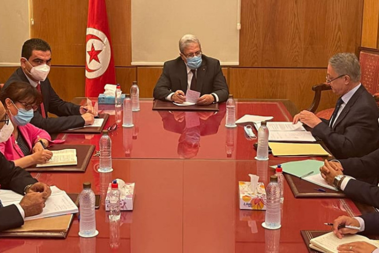 الجرندي يتابع مع رؤساء البعثات استعدادات التصويت في الاستفتاء